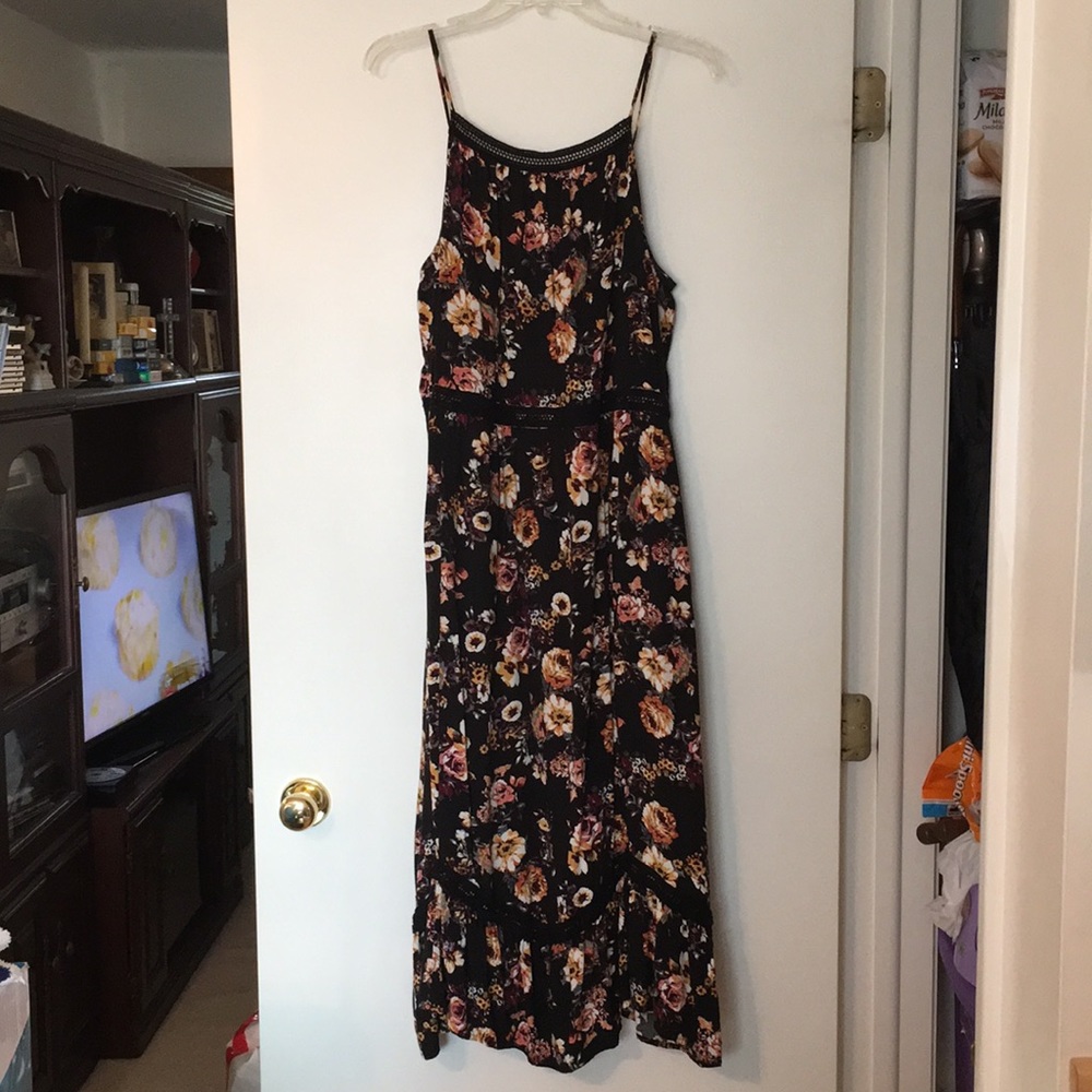 Floral dress by Eyeshadow. XL.